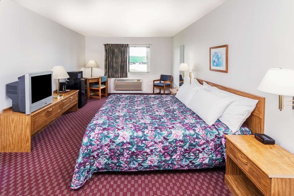 Super 8 By Wyndham Hebron Lowell Area Quarto foto