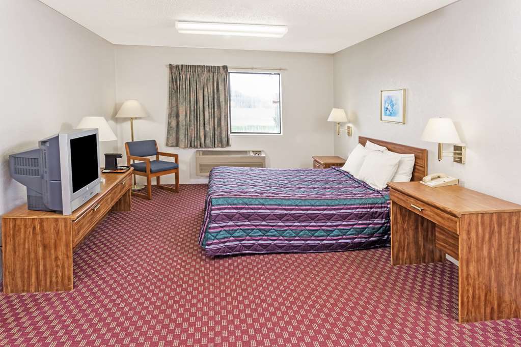 Super 8 By Wyndham Hebron Lowell Area Quarto foto